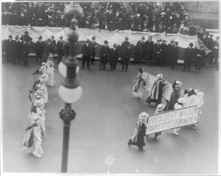 Suffragettes_parading_with_banner.png, mar 2009 Suffragettes_parading_with_banner.png